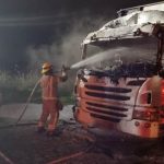 ביריה: משאית עלתה באש